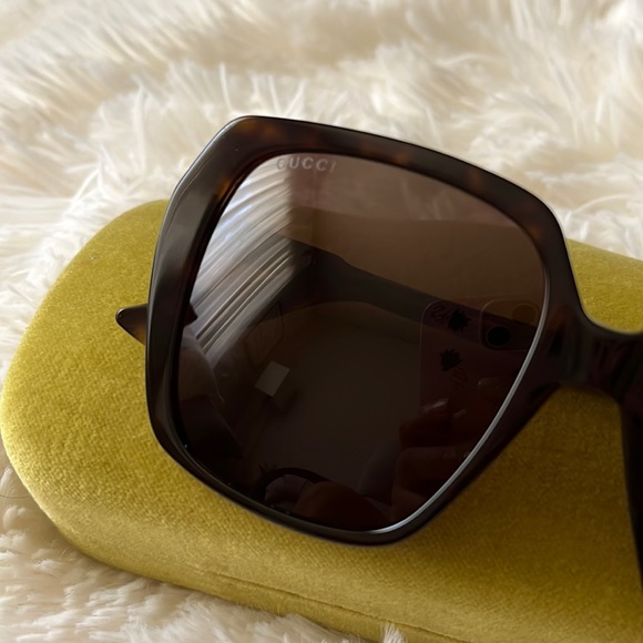 Gucci Large frame sunglasses - Picture 7 of 10